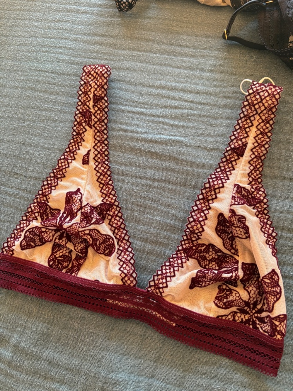 Free People Intimately Alia Dusty Rose & Wine, Black set Floral Lace Bralettes - Picture 10 of 11